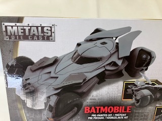  bat Mobil Batman VS Супермен версия metal литье под давлением шина оборудован, водительское сиденье открытие и закрытие gimik масса чувство 