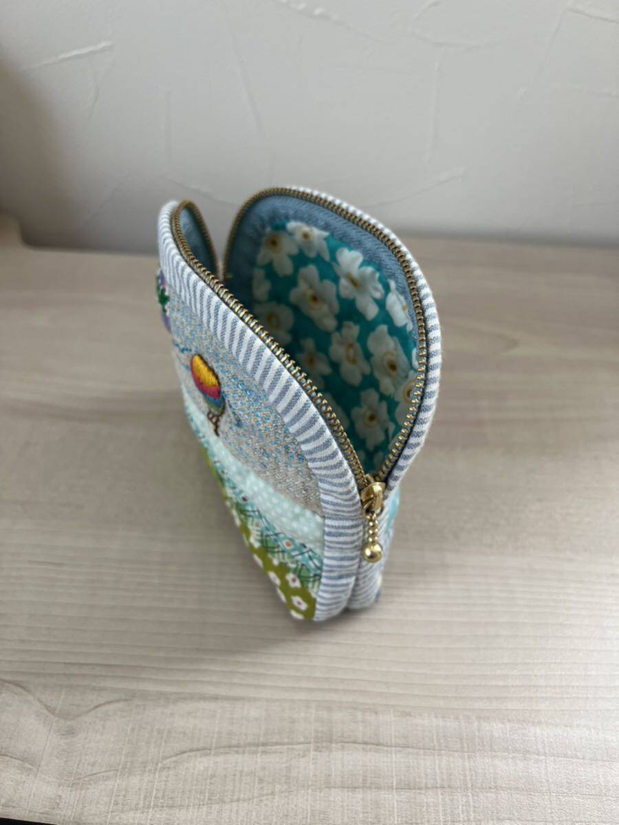 【handmade 01】手縫い パッチワーク 山と海 刺繍 キルト ポーチ _画像8