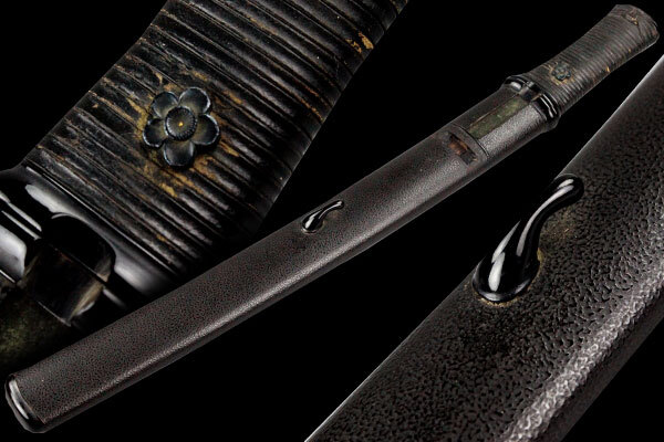 ●革柄巻に桜目貫時代の古き匕首拵 短刀拵!! 刀装具!! 107575の画像1