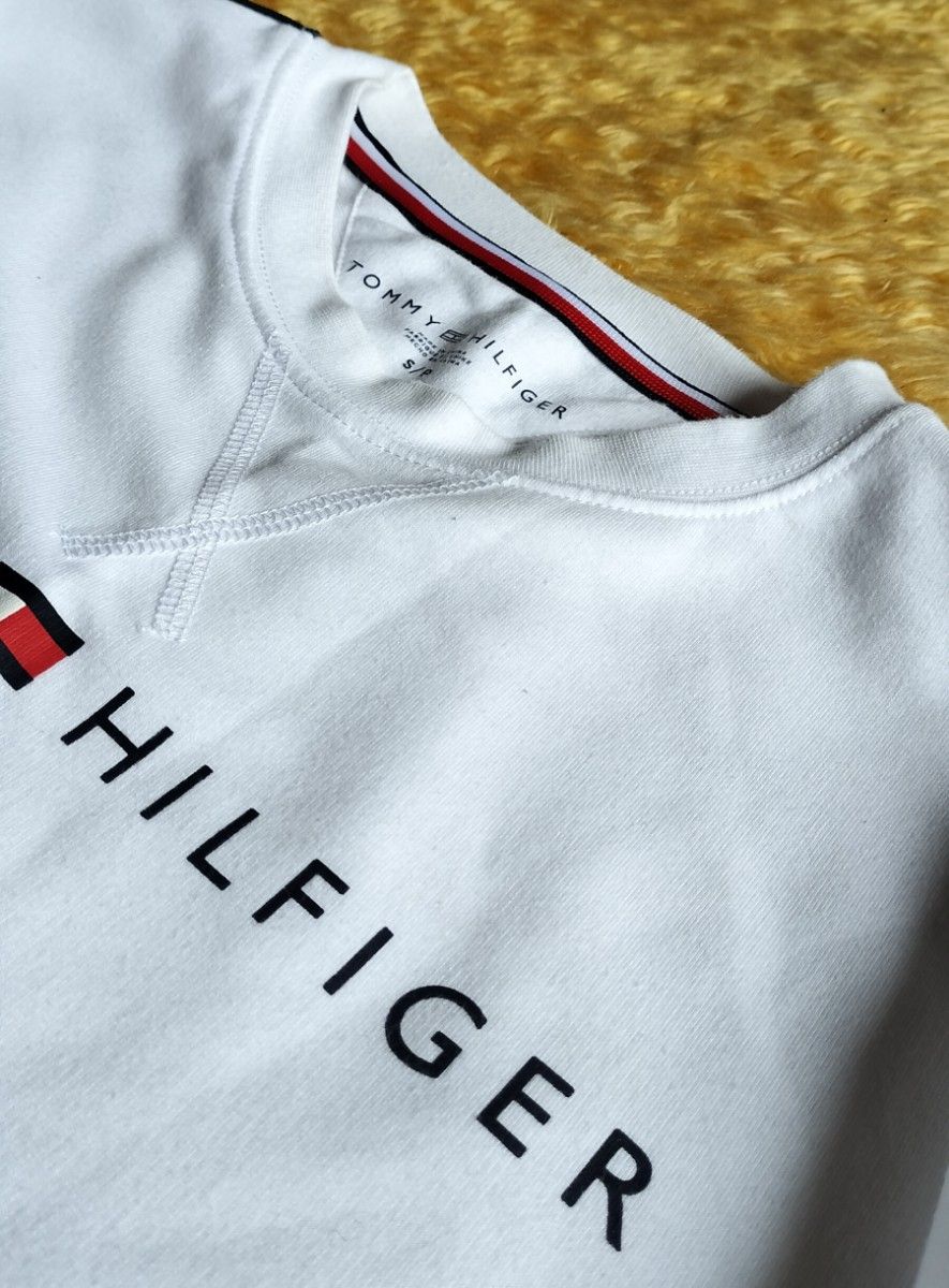 TOMMY HILFIGER トレーナー