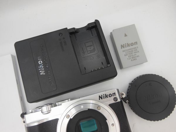 Nikon 1 J5 標準パワーズームレンズキット ニコンミレーレスカメラお安くどうぞの画像2