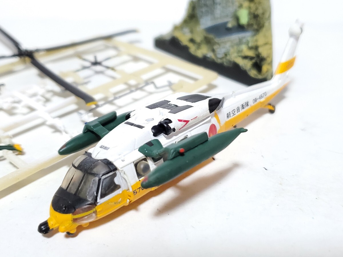 日本沈没 ③ 空自救難ヘリ UH-60J 山岳道路 航空自衛隊 ヘリコプター D2計画篇 映画 1/144 スケール タカラトミー TAKARA TOMY MICRO WORLDの画像2