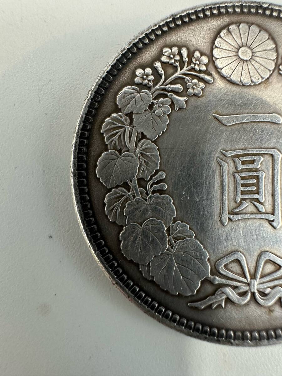 #5125A 一圓銀貨 明治38年 重量 約26.9g 直径 約38.1mm 厚さ 約2.4mm 明治三十八年 古銭 1円 旧日本貨幣の画像2