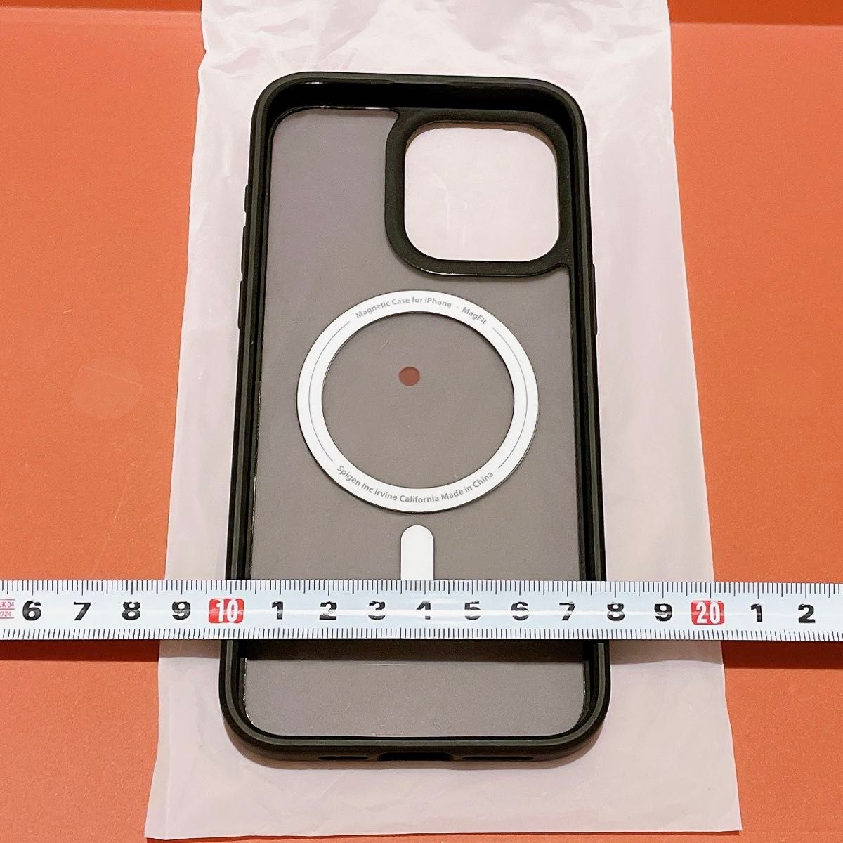 Spigen iPhone 15 Pro Max ケース MagSafe対応 半透明 iPhone 耐衝撃 ブラック 