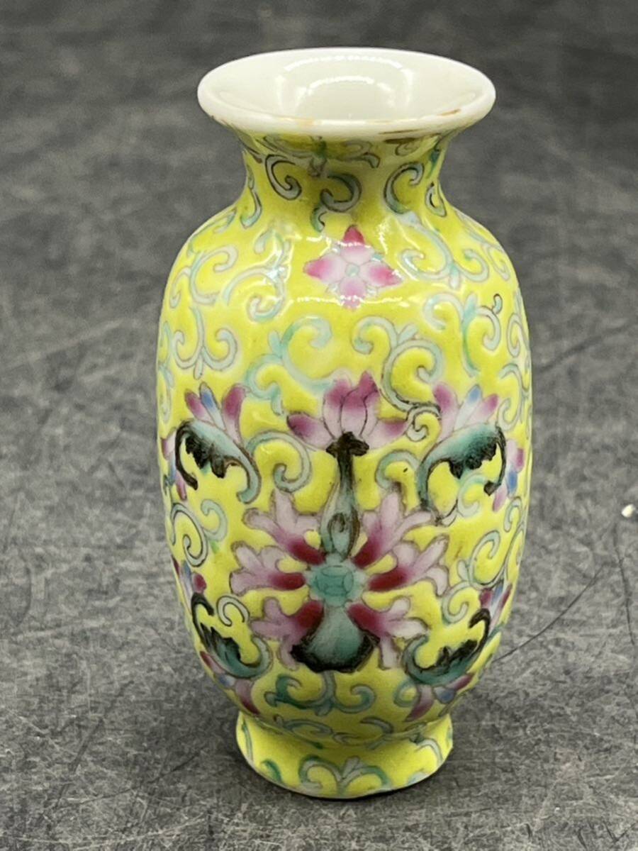 r6040114 中国美術　一輪挿し　花瓶 唐草紋　色絵磁器　花器 時代物_画像2