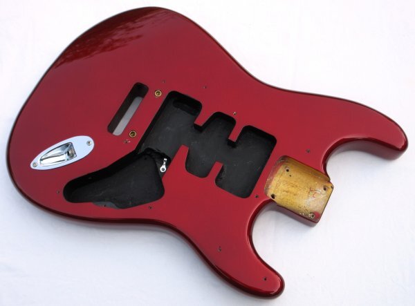 Squier スクワイアー ストラトボディ キャンディレッド 上物 絶版モデル 2009年製Squier by Fender Standard Stratocasterの画像6