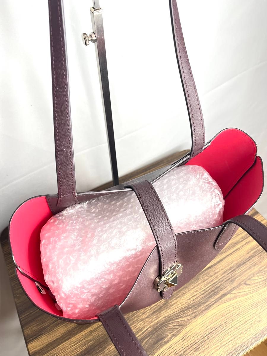 超美品★ kate spade NEWYORK ケイトスペード　フラワーターンロック　トートバッグ　 ボルドー レザー クローバー