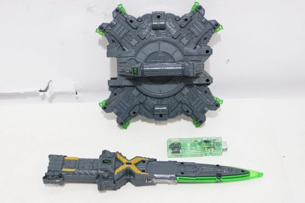 D360H 060 バンダイ 仮面ライダーW 超多色発光剣 DXプリズムビッカー 中古品_画像6