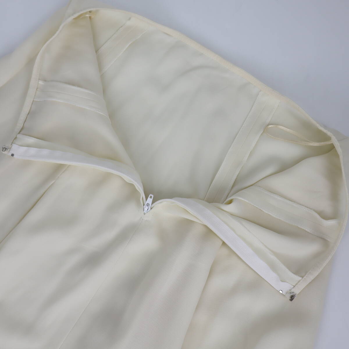 『送料無料』【美品 フラメンコ衣装】オフホワイト ファルダ 大きく広がる裾 スカート Flamenco タンゴの画像8