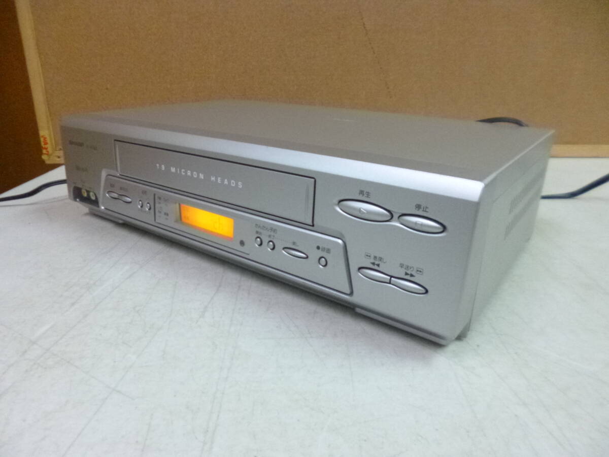 SHARP シャープ VHS ビデオデッキ VC-HF920 2005年製 リモコン付き 動作品 中古「管理No.WA00057」の画像3