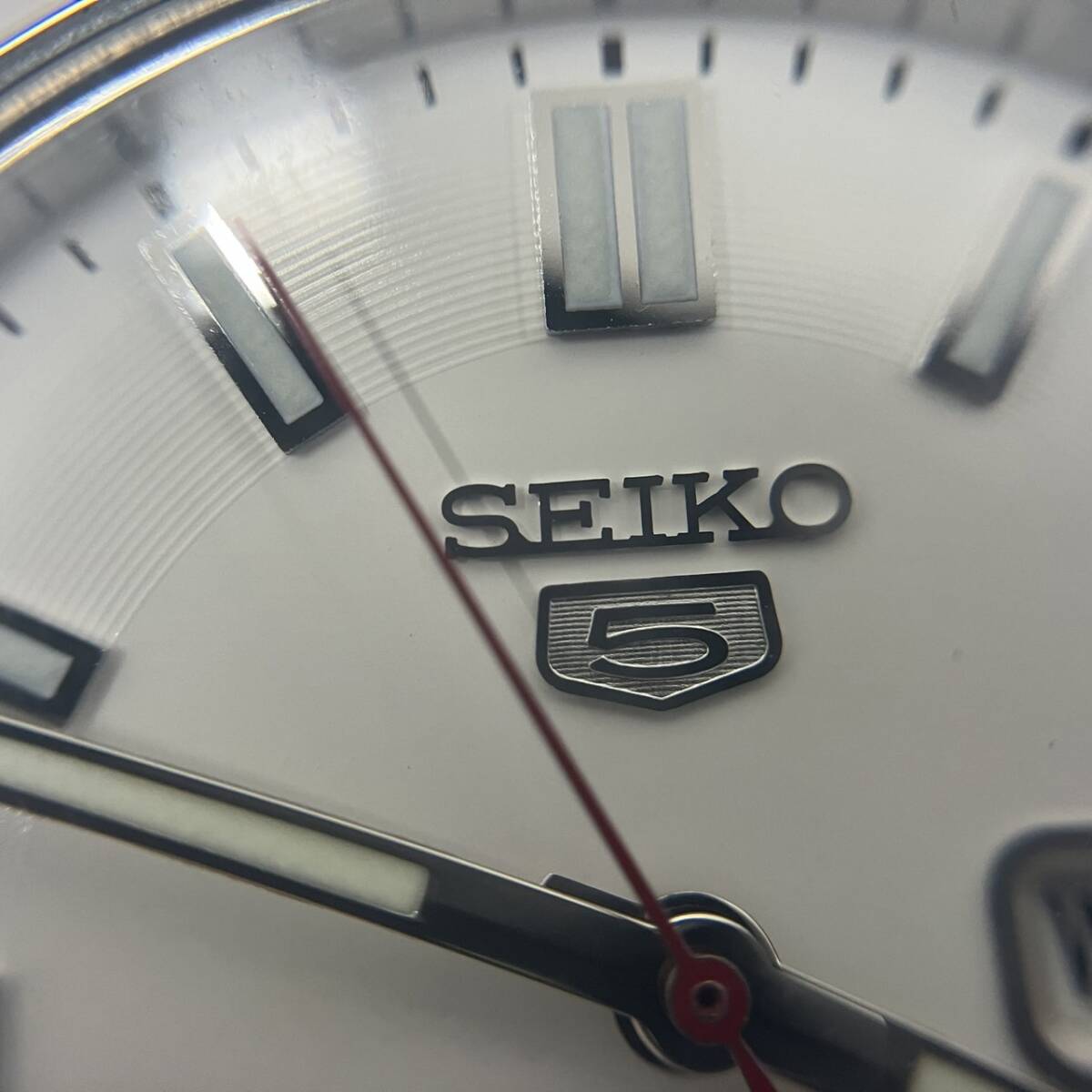 【A】SEIKO 5　セイコー ファイブ　7S26-03B0　腕時計　稼働　裏スケ　自動巻き　3針　デイデイト　白文字盤　21石　現状品【511】_画像3