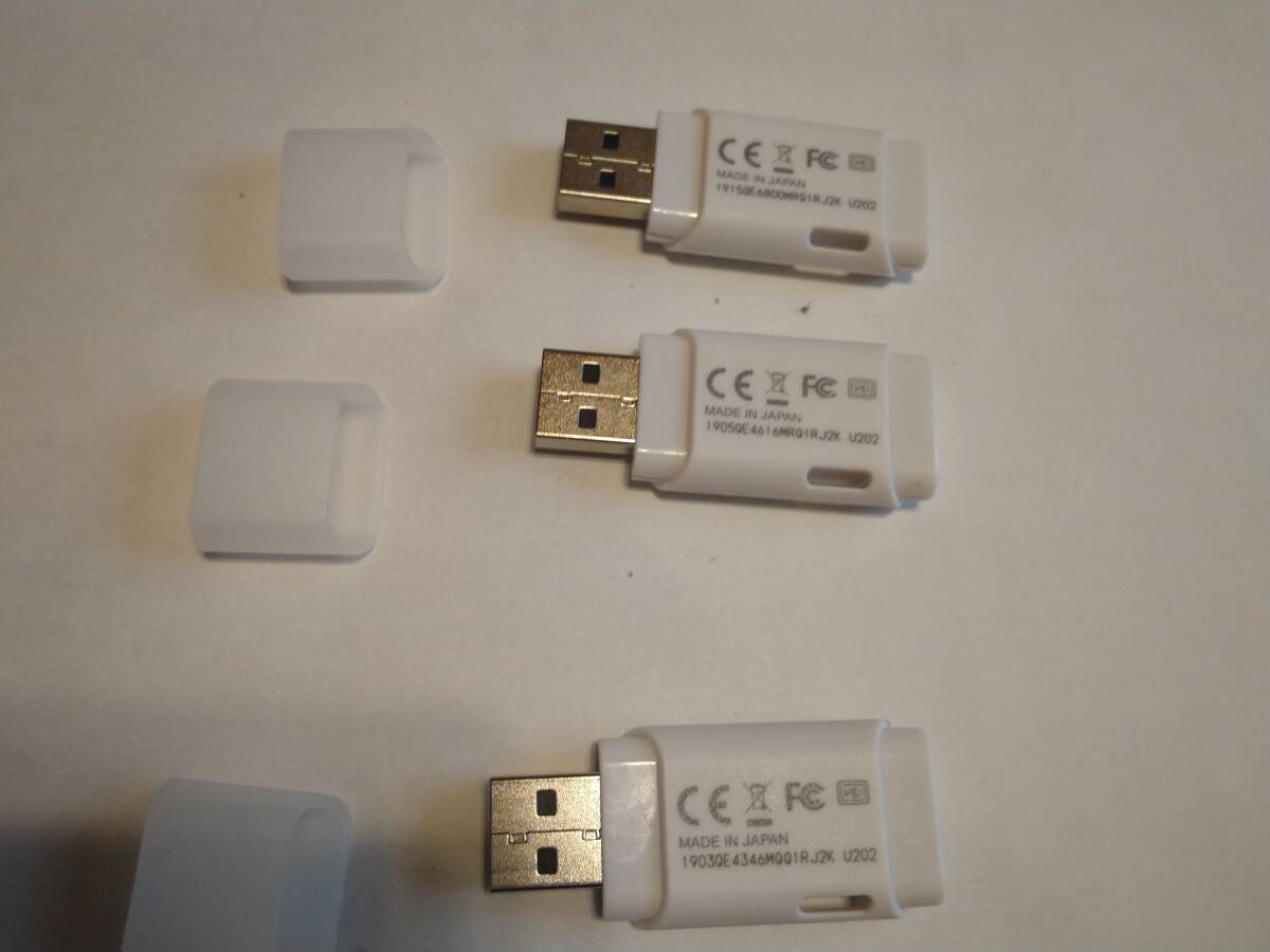 USED品 TOSHIBA製 USBメモリー ３２GB ３本セットの画像2