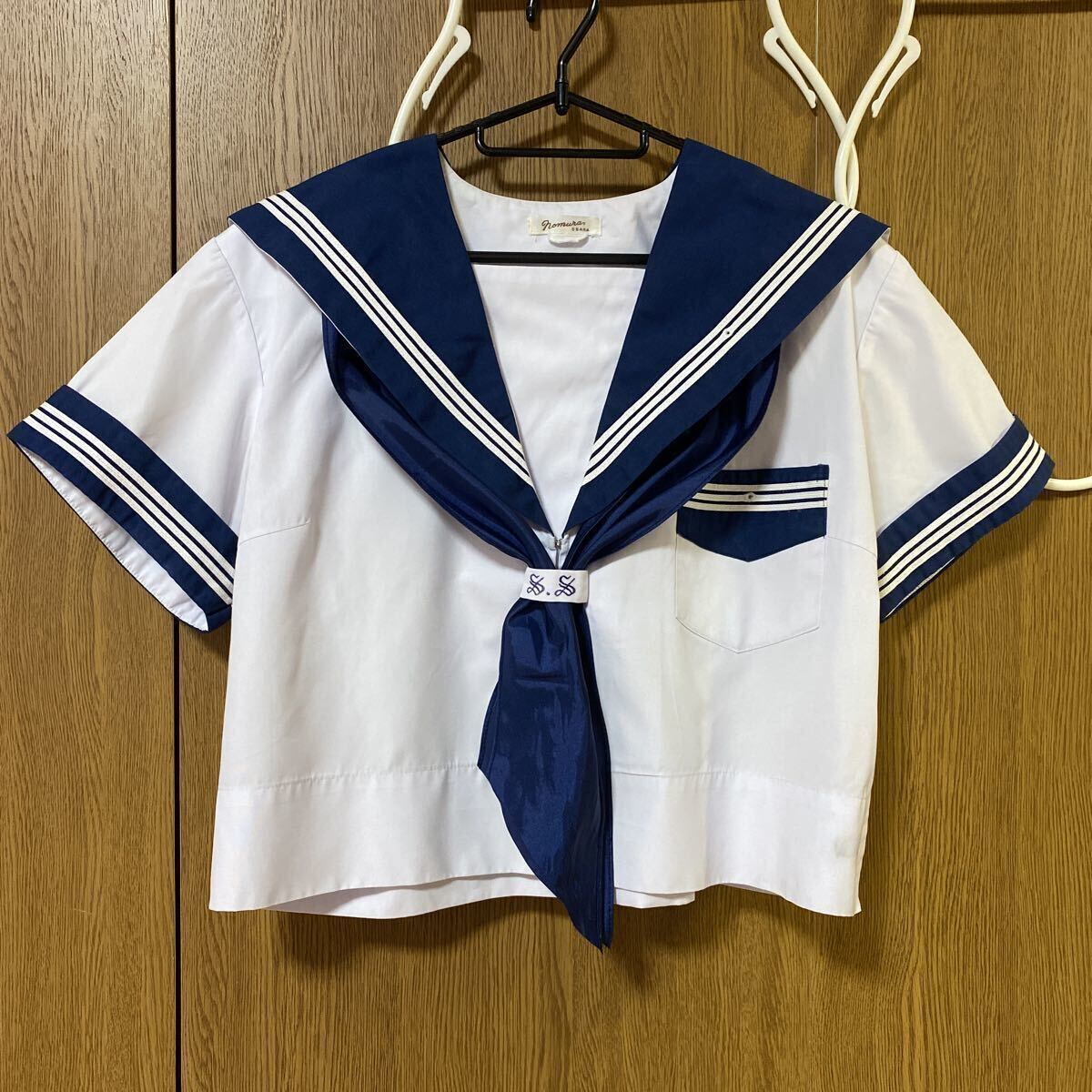 セーラー服　3本線　半袖　スカーフ付き　コスプレ用_画像1