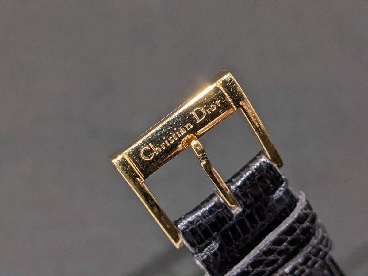 【46040】1円 Christian Dior クリスチャンディオール CD D82-150 カナージュ 黒文字盤 ブラック×ゴールドカラー スクエア クオーツ QZ の画像9