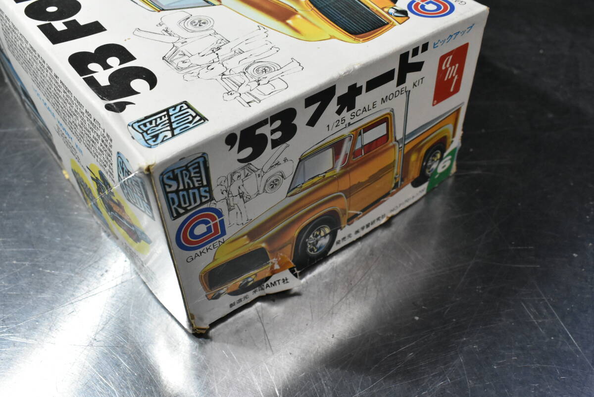 Qm522 絶版 旧キット 1974年製 AMT 1:25 '53 Ford Pickup Street Rods 箱 本体 タイヤ パーツ デカール 部品取 HOTROD ジャンク 60サイズの画像2