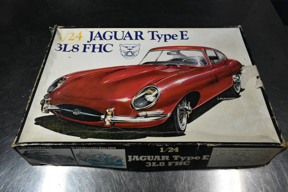 Qm571 絶版 1978年製Tsukuda Heller 1:24 Jaguar Type E 3L8 FHC 1961 ジャガー Eタイプクーペ 旧キット 稀少 80サイズ_画像1