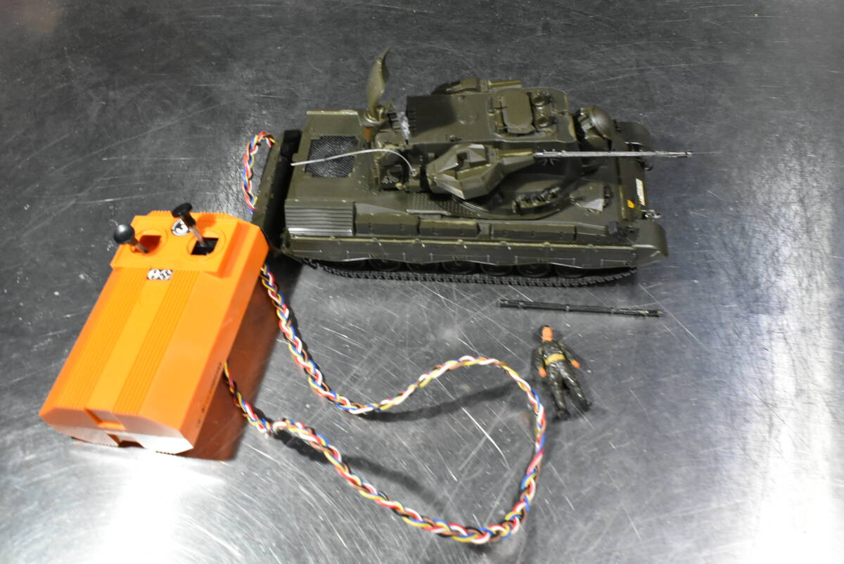 Qm594 【絶版 3chリモコン】 1981年製 Tamiya 1:35 West German Flakpanzer Gepard 西ドイツ 対空戦車 ゲパルト 旧キット 稀少 80サイズ_画像3