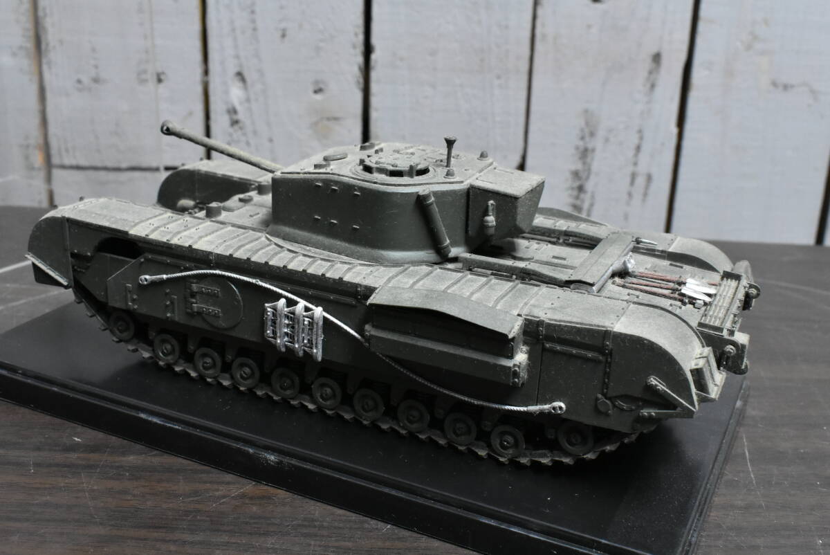 Qm656 【組立 塗装済】 1/48 WWII British Mk.IV Churchill Infantry tank 英軍 チャーチル歩兵戦車 コレクションケース付 60サイズ_画像3