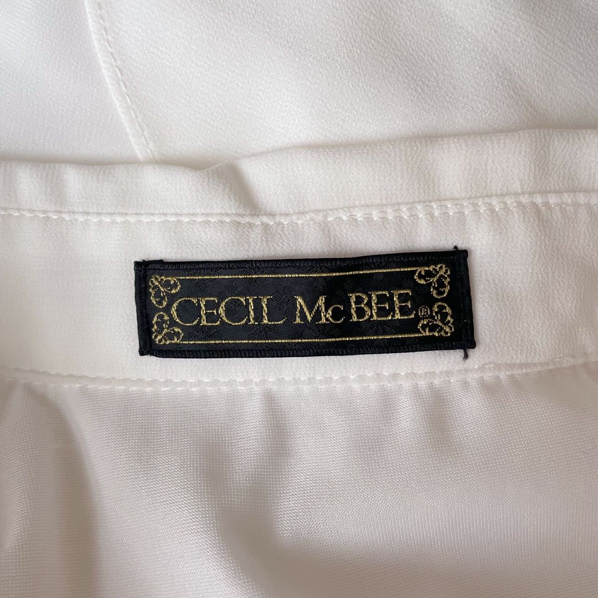 ♪ セシルマクビー　袖広ブラウス　CECIL McBEE♪