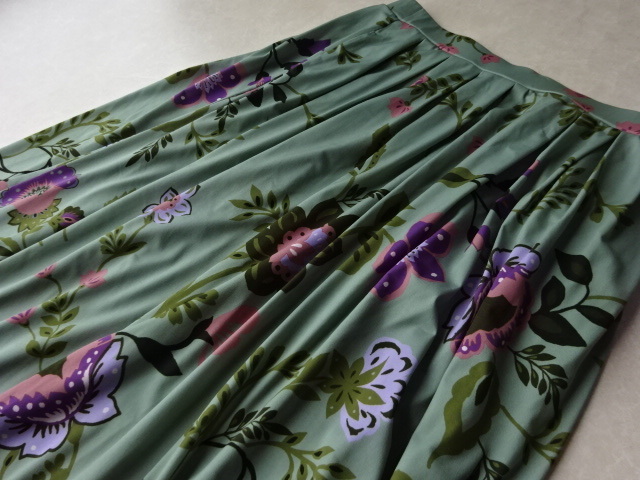 ダーマコレクション イタリア素材 パネルフラワー スカート 未使用に近い 大きいサイズLの画像3