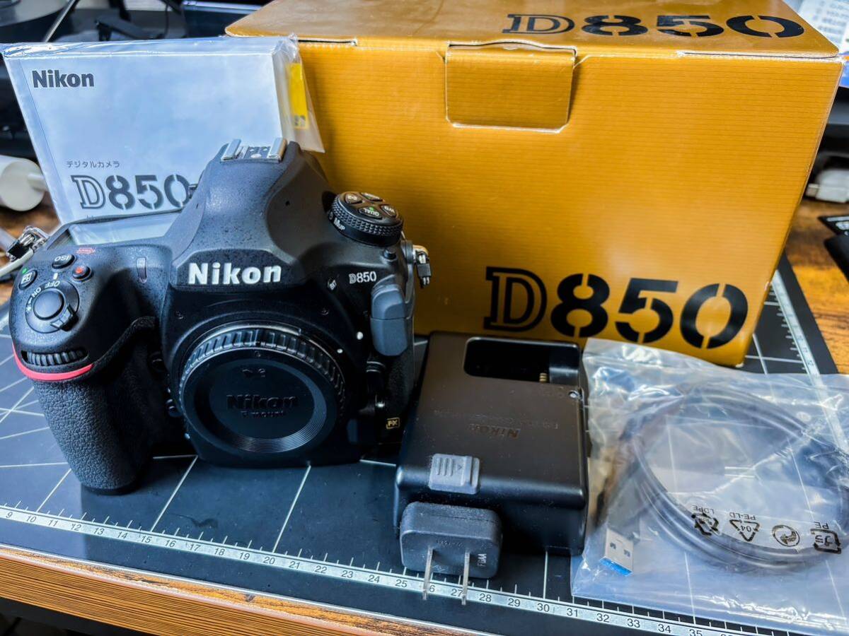 Nikon D850ボディ　即決は豪華セット！！_画像1