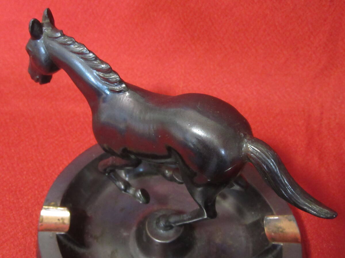 珍品 レア「川崎競馬 八周年記念 銅製灰皿(馬像 オブジェ付き 珍品 レア「川崎競馬 八周年記念 銅製灰皿(馬像 オブジェ付き