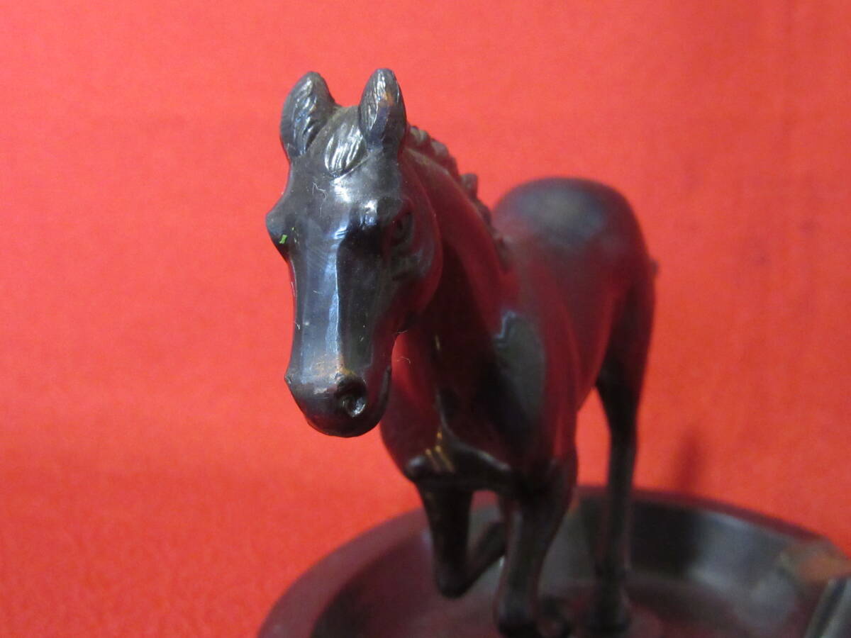 珍品 レア「川崎競馬 八周年記念 銅製灰皿(馬像 オブジェ付き 珍品 レア「川崎競馬 八周年記念 銅製灰皿(馬像 オブジェ付き
