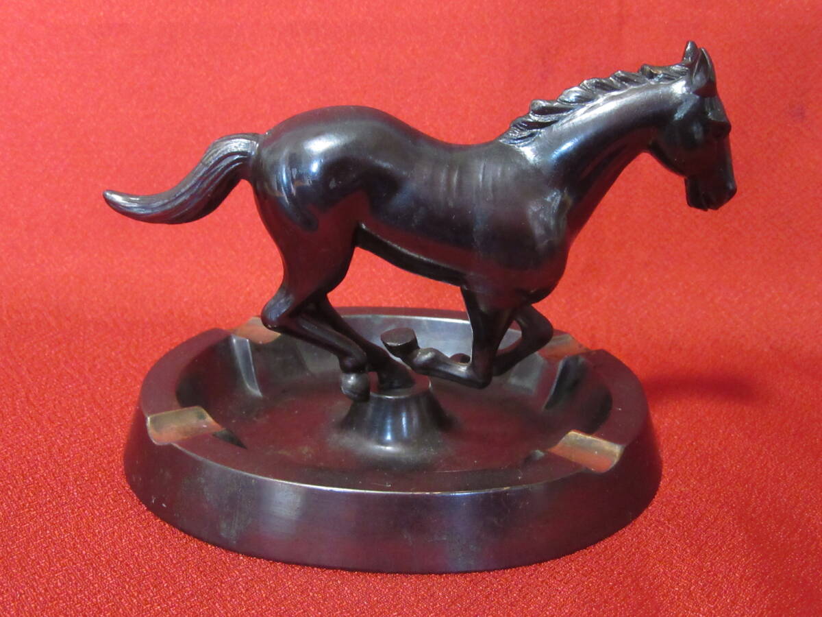 珍品 レア「川崎競馬 八周年記念 銅製灰皿(馬像 オブジェ付き 珍品 レア「川崎競馬 八周年記念 銅製灰皿(馬像 オブジェ付き