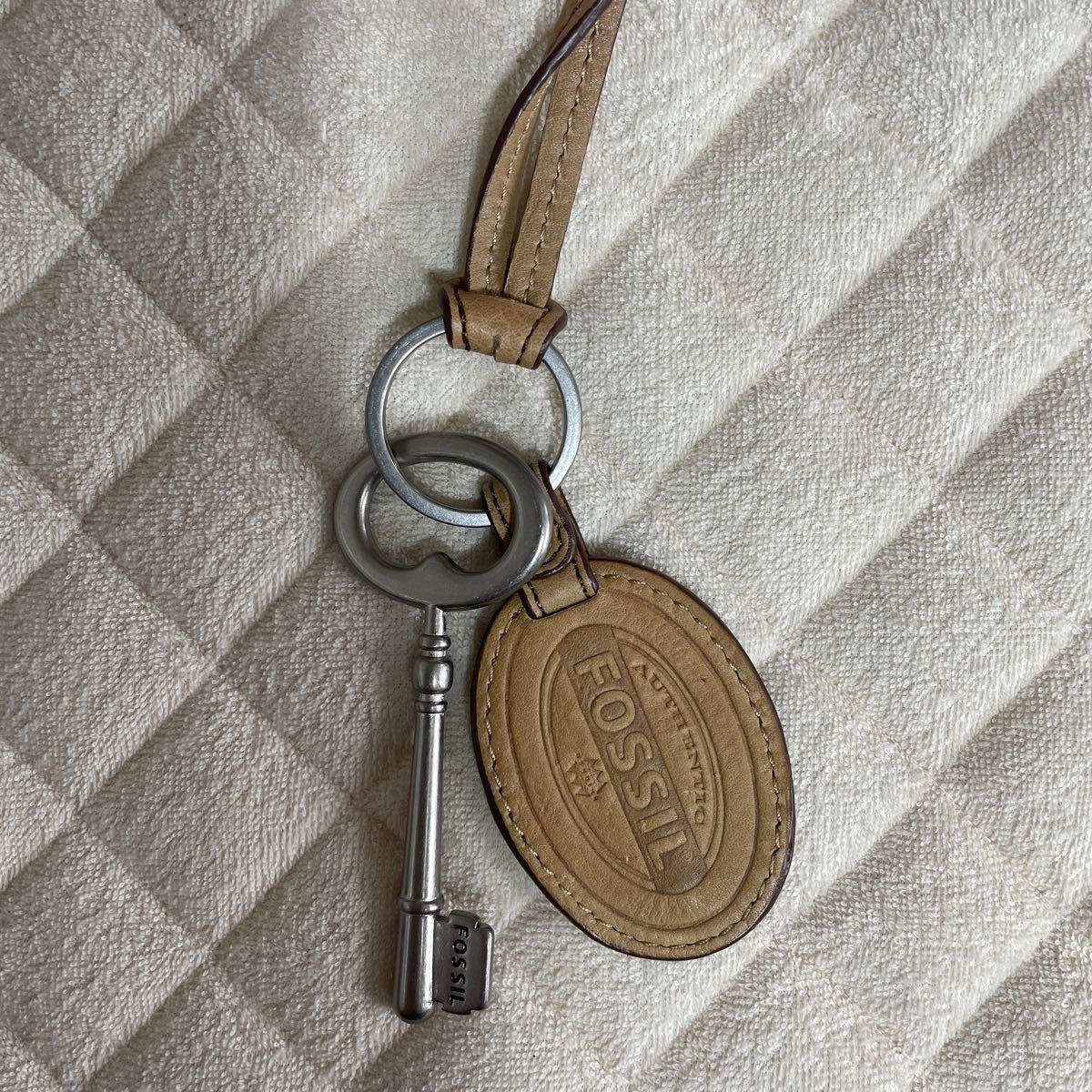 Fossil フォッシル 鍵チャーム キーホルダー|Yahoo!フリマ(旧 Fossil フォッシル 鍵チャーム キーホルダー|Yahoo!フリマ(旧