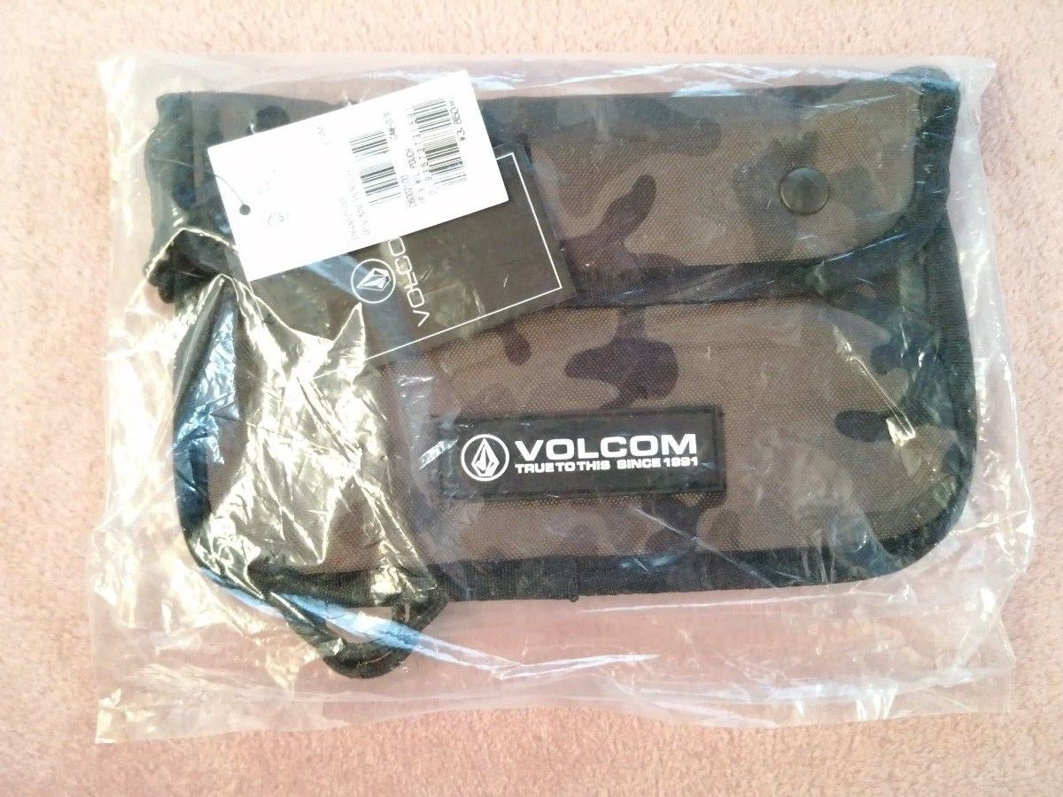 【新品タグ付】VOLCOM  迷彩柄 ショルダーバック ショルダーポーチ バッグ