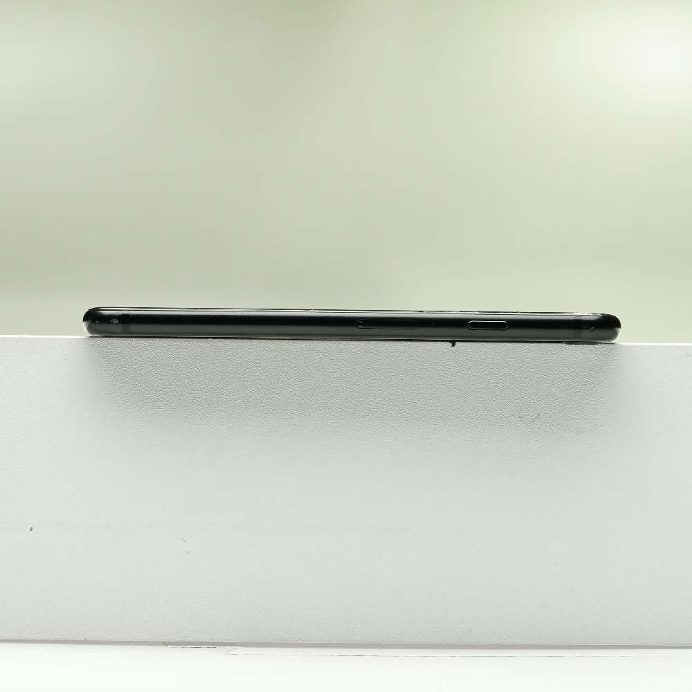 iPhoneSE2 64GB 第2世代 ブラック SIMフリー 訳あり品 ジャンク 中古本体 スマホ スマートフォン 白ロムの画像4