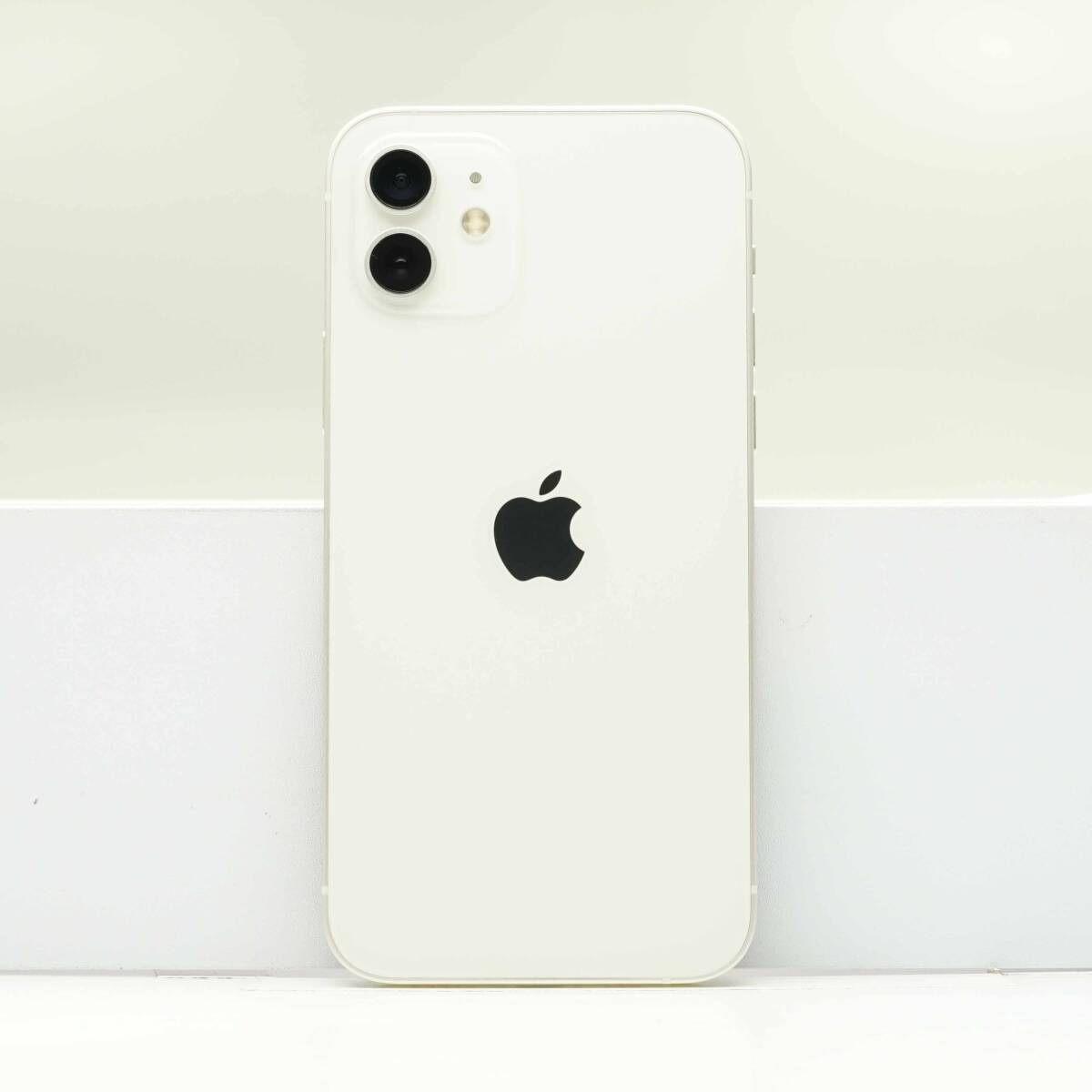 iPhone 12 64GB ホワイト SIMフリー 訳あり品 ジャンク 中古本体 スマホ スマートフォン 白ロムの画像1