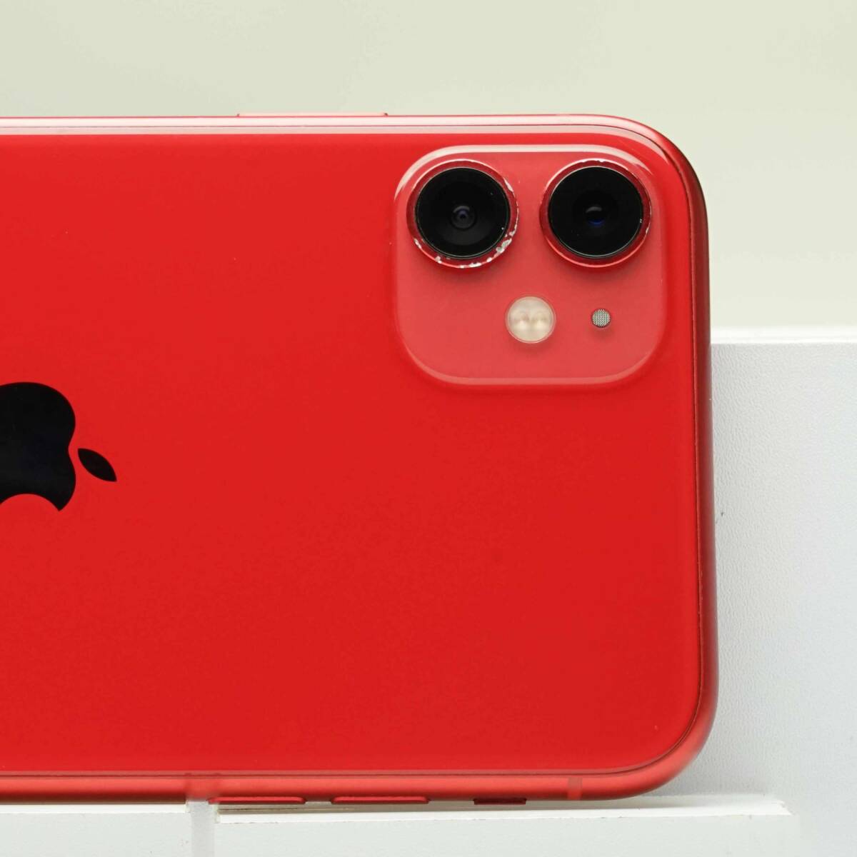 iPhone 11 64GB (PRODUCT)RED SIMフリー 訳あり品 ジャンク 中古本体 スマホ スマートフォン 白ロムの画像3