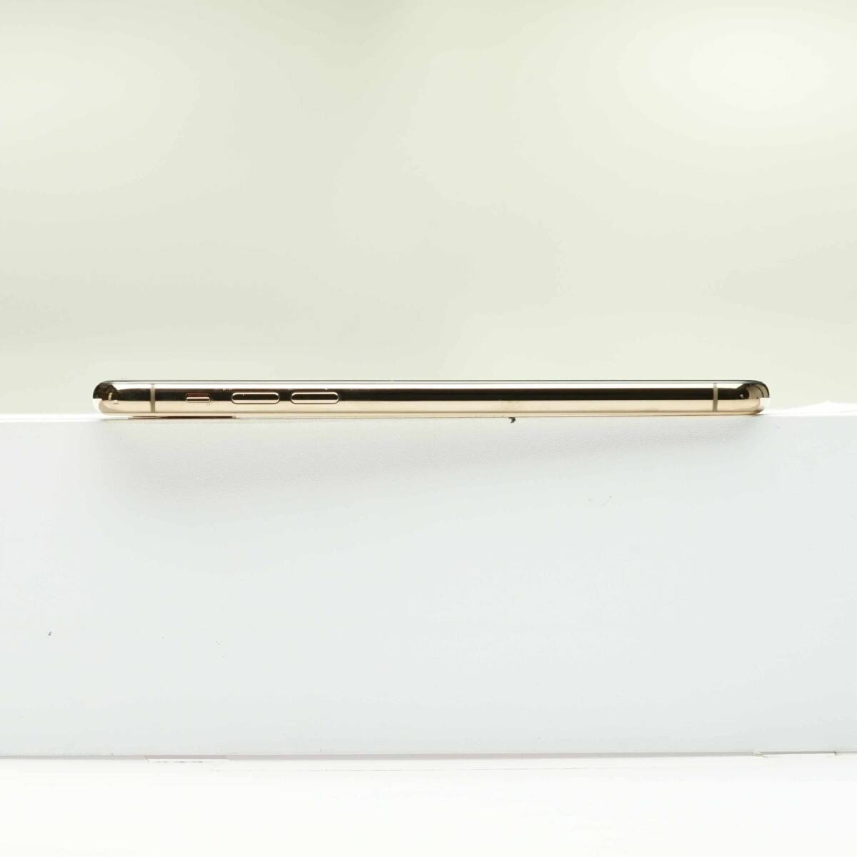 iPhone 11 Pro Max 256GB ゴールド SIMフリー 訳あり品 ジャンク 中古本体 スマホ スマートフォン 白ロムの画像5