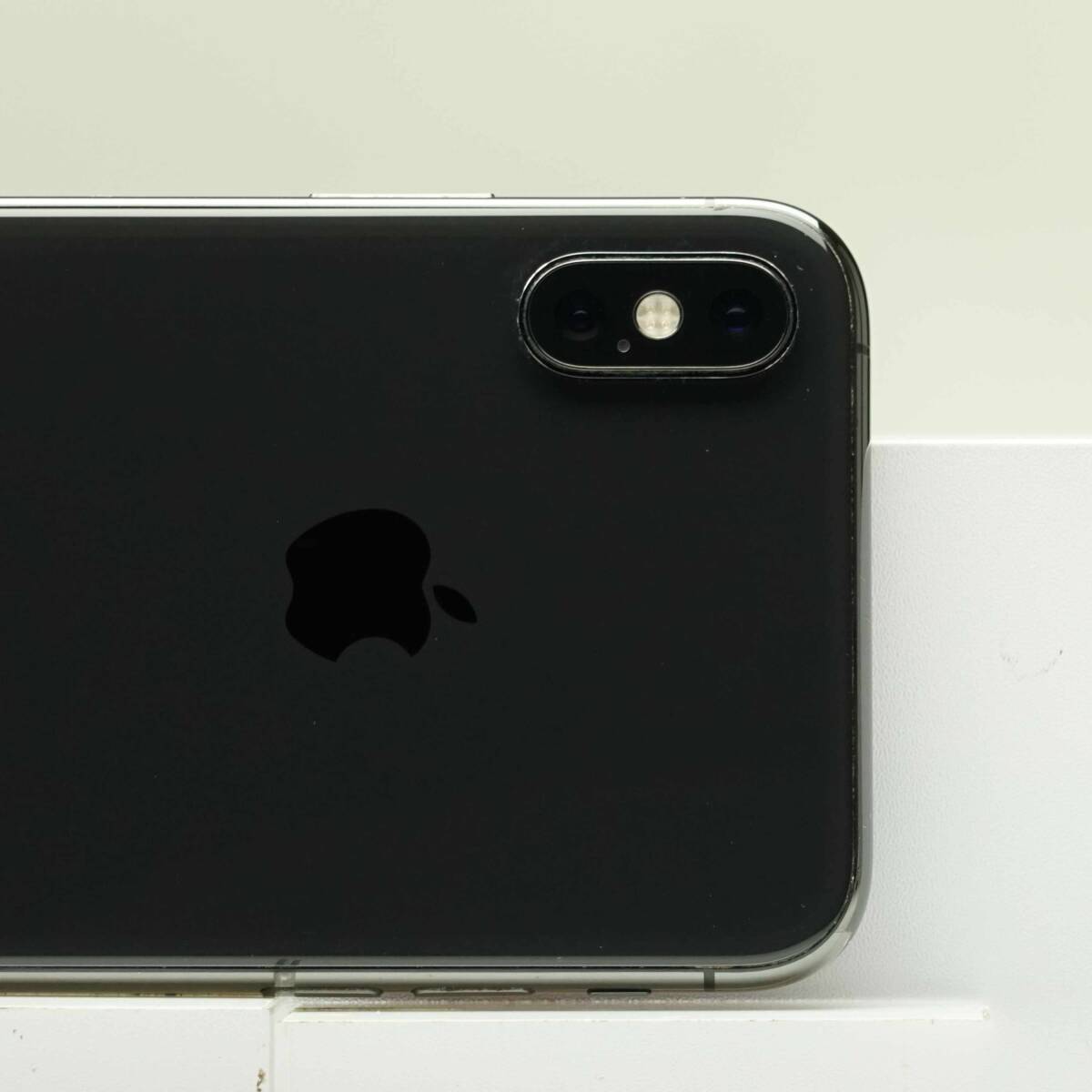 iPhone Xs 256GB スペースグレイ SIMフリー 訳あり品 ジャンク 中古本体 スマホ スマートフォン 白ロム_画像3