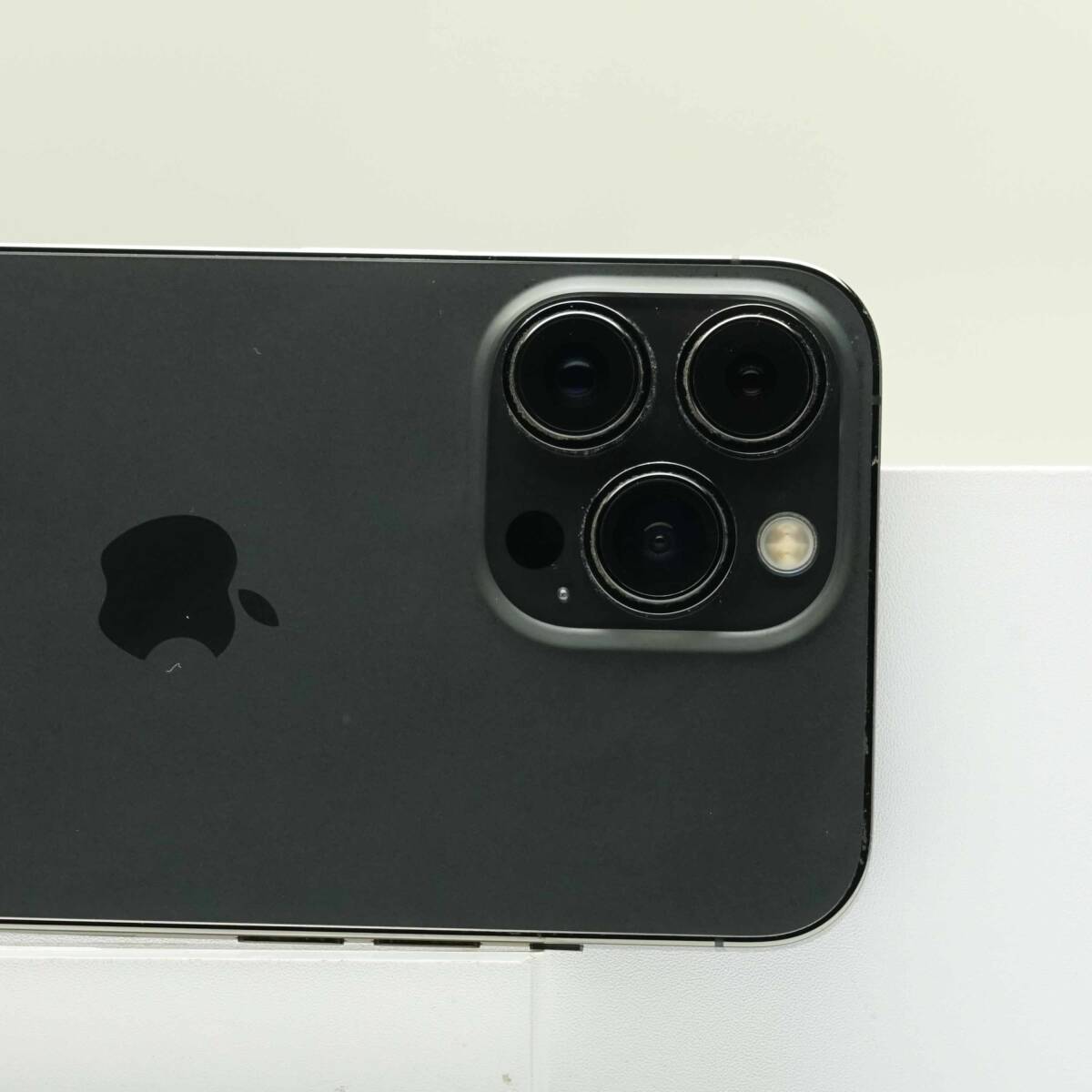 iPhone 13 Pro 256GB グラファイト SIMフリー 訳あり品 ジャンク 中古本体 スマホ スマートフォン 白ロムの画像3