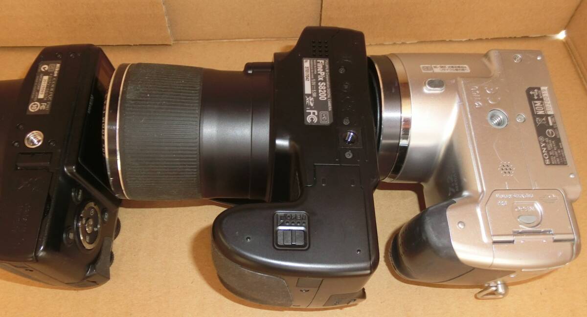 デジカメ・中古・ジャンク　3台まとめ CCD Nikon Fujifilm SONY　M_画像6