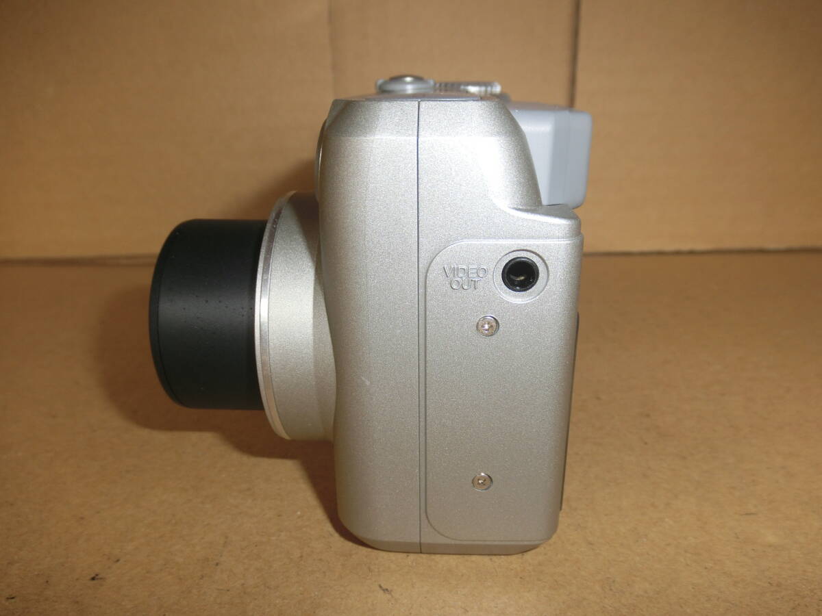 Nikon CoolPix 880 1/1.8型CCD 中古　バッテリー３個充電器CF付き　R_画像5