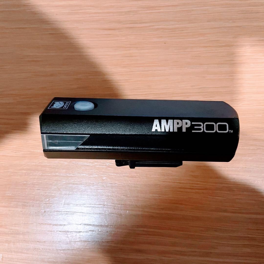 【新品未使用】CATEYE AMPP300 ブラック HL-EL083RC USB 充電 LED 300ルーメン キャットアイ USB充電式の画像2