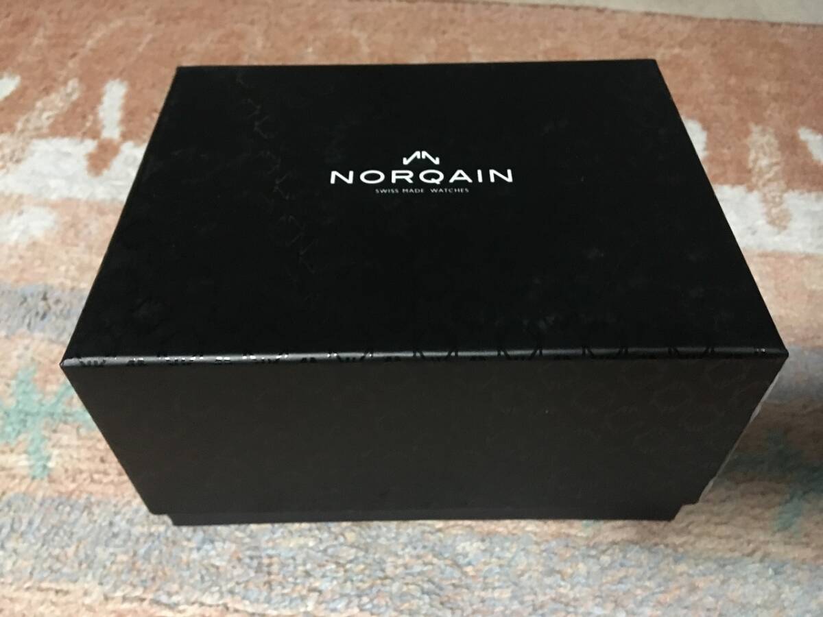 ジャンク　ノルケイン　NORQAIN　純正時計ケース箱　（枕や内側に痛み、汚れ、剥がれがあります）送料込み　_画像9