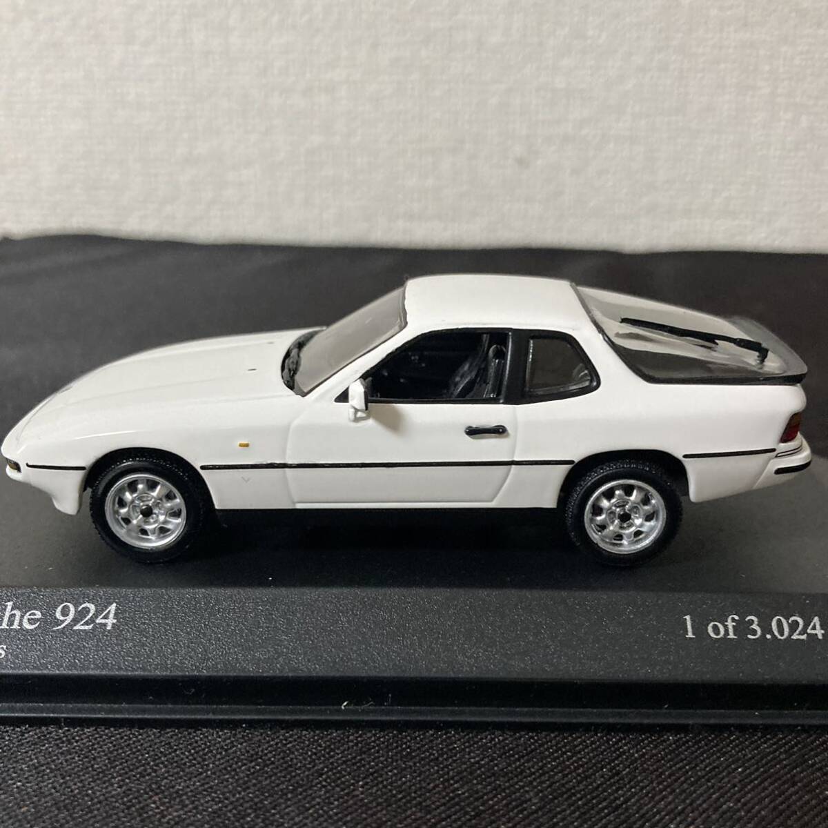 1/43 ミニチャンプス ポルシェ　924 ホワイト　minichamps porsche _画像4