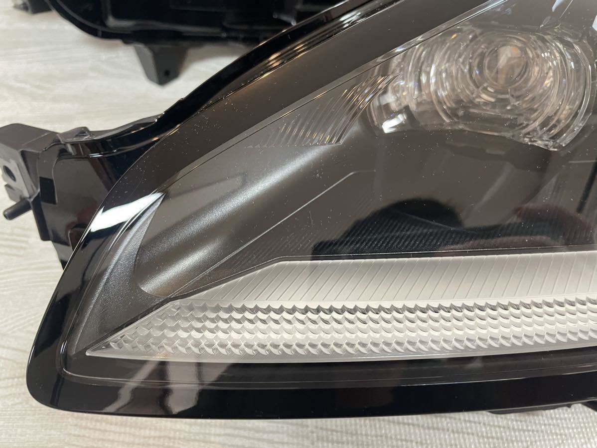 【新品 未使用】GR86 ZN8 LED ヘッドライト ヘッドランプ 左右セット 純正 ブラック 打刻YA トヨタ ハチロク KOITO 100-6046H_画像2