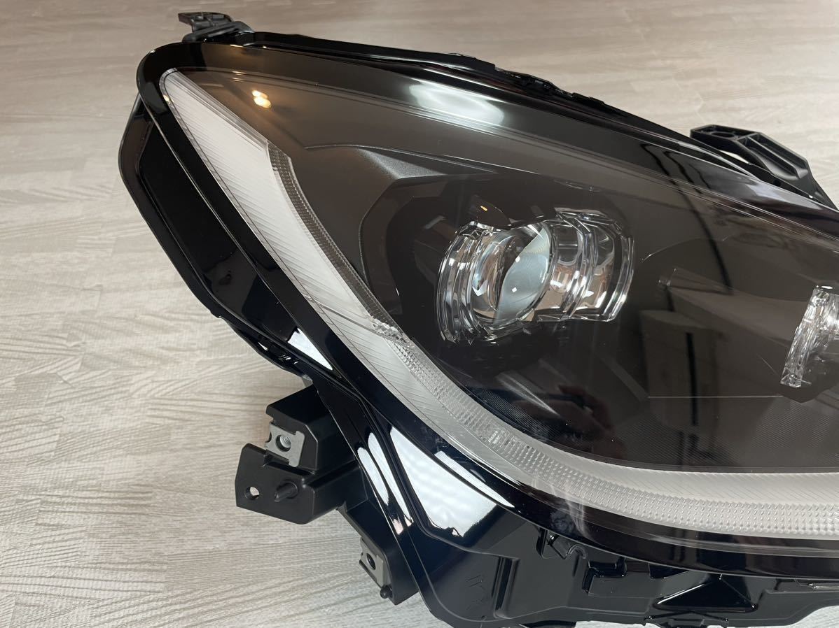 【新品 未使用】GR86 ZN8 LED ヘッドライト ヘッドランプ 左右セット 純正 ブラック 打刻YA トヨタ ハチロク KOITO 100-6046H_画像5