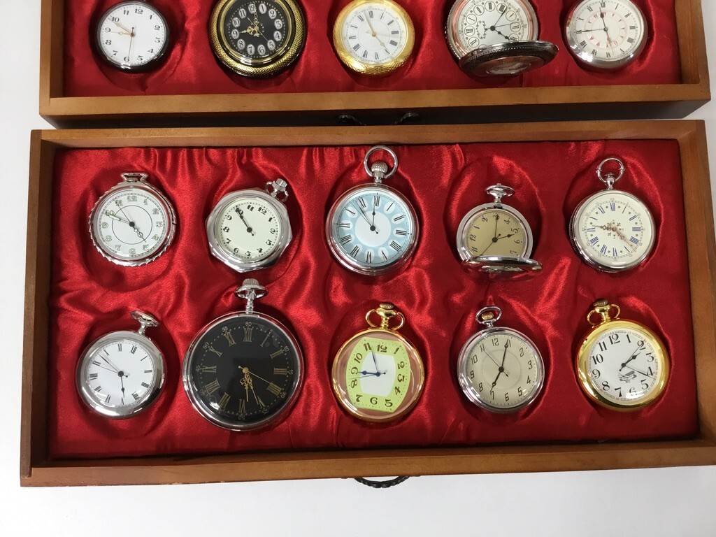 ●IS004-100 ④ Hachette / アシェット 蘇る古の時計 懐中時計コレクション 不動 懐中時計30個 専用ケース 三段 木箱 クオーツ QZの画像4