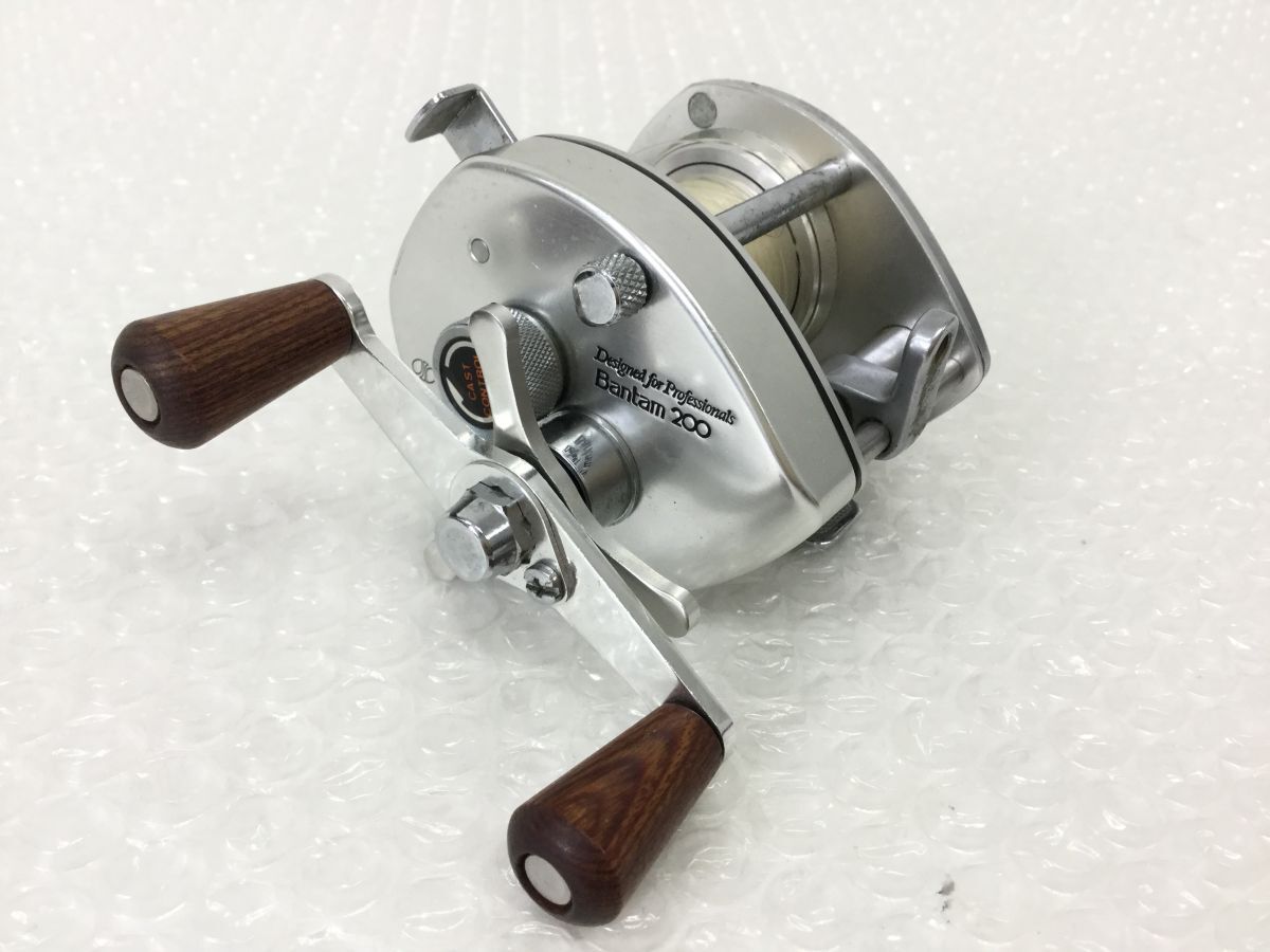 ●営SA590-60　SHIMANO シマノ Designed for Professionals Bantam200 ベイトリール 釣り具_画像1