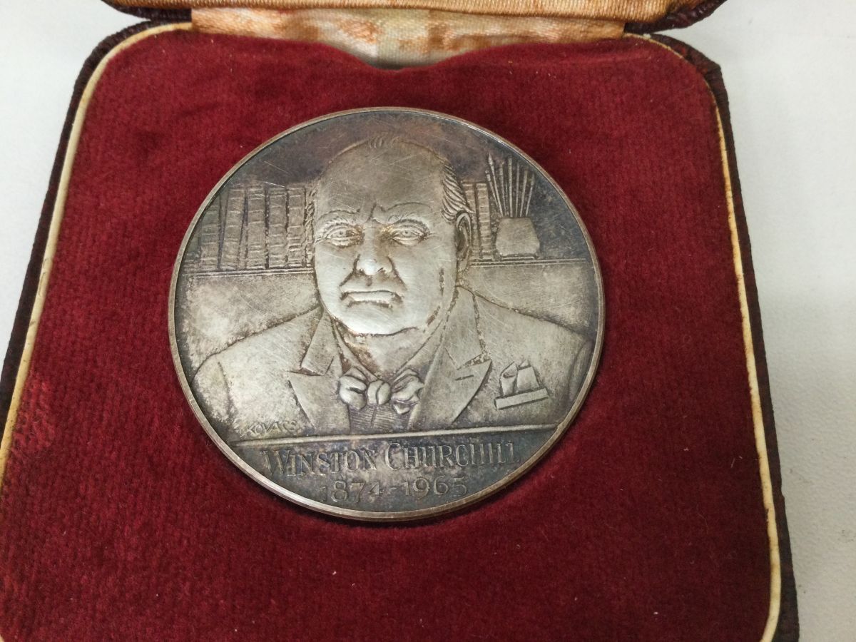 ●営KW856-60-M WINSTON CHURCHILL 1874-1965 ウィンストン チャーチル 銀貨 記念メダル 重量:約29.0g 直径:約37mm ケース付の画像5