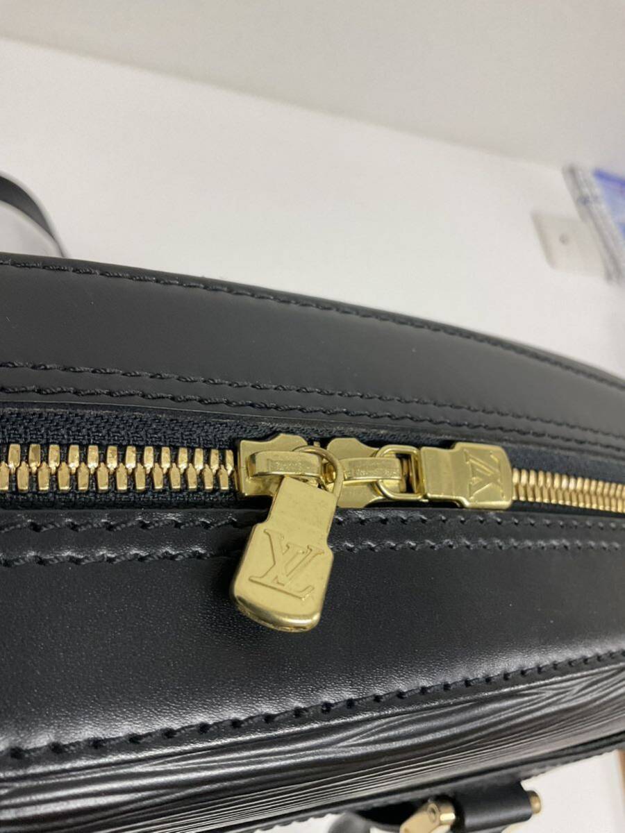 営AD768-100◆ 【美品】LOUIS VUITTON ルイヴィトン ヴォルテール エピ 黒 ノワール 肩掛け ショルダーバッグ トートバッグ (M52432)_画像4