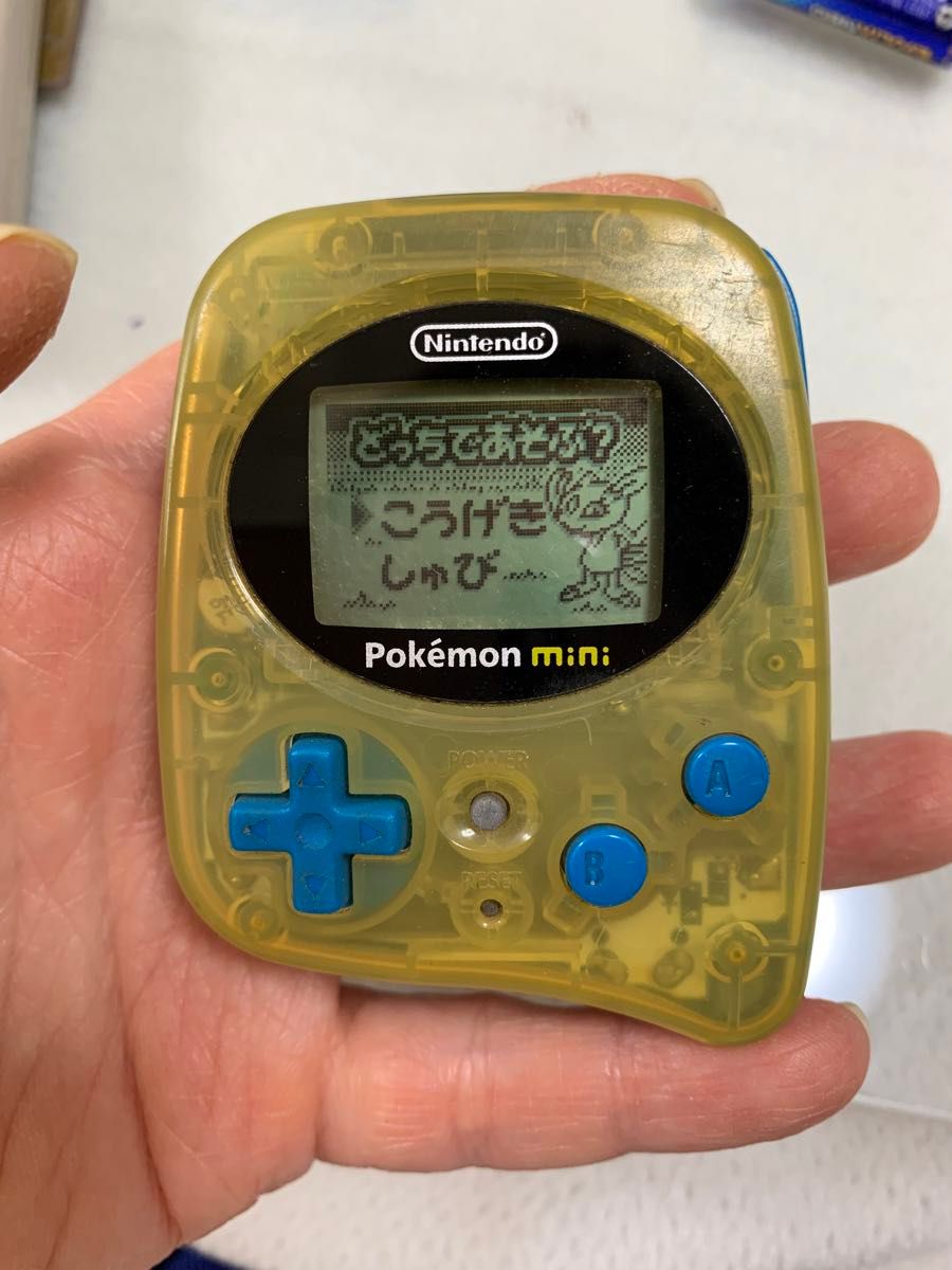 中古 Nintendo  Pokemon miniポケモンミニ本体　ソフト付 ポケモンミニ （動作確認済）