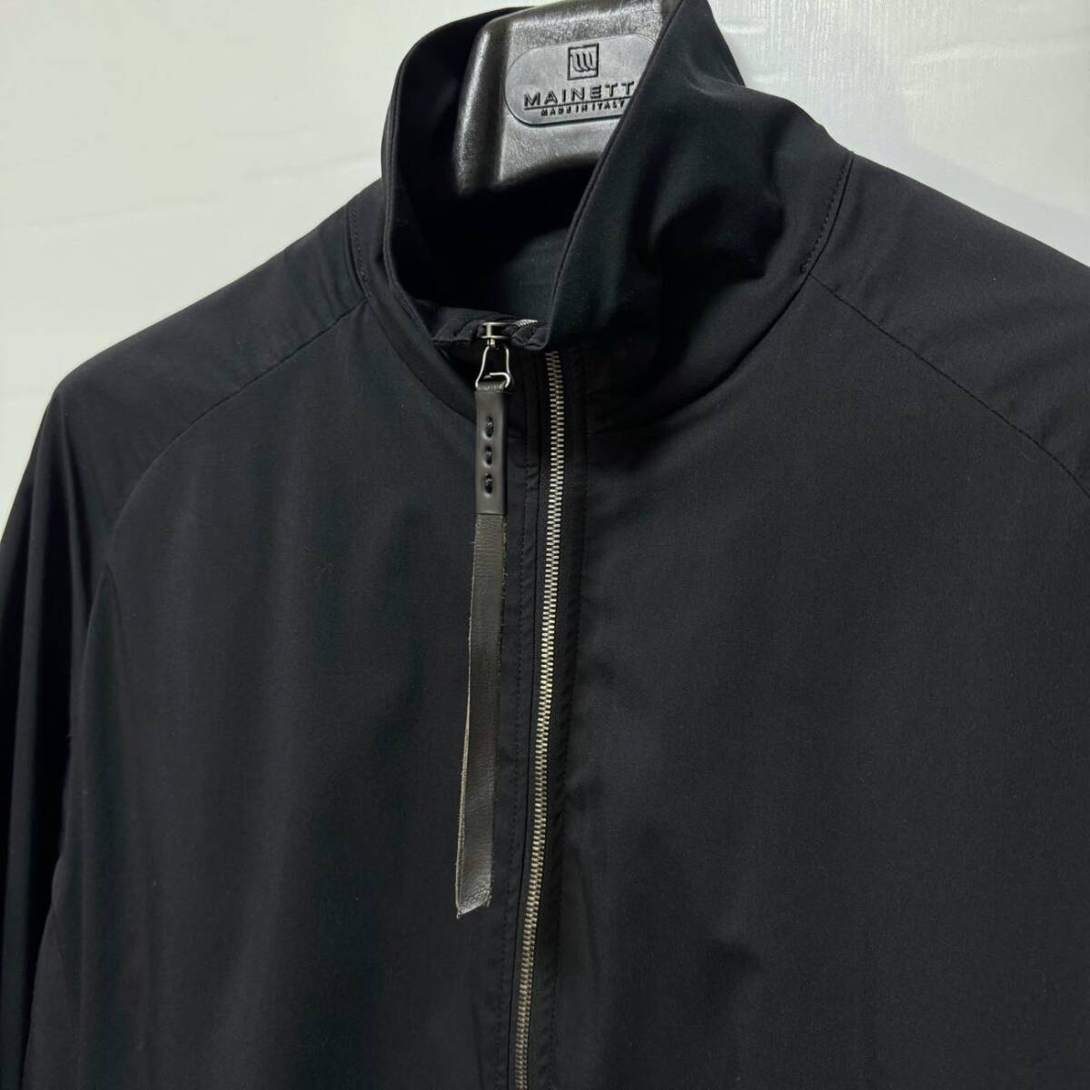 美品 DEVOA デボア Schoeller Track jacket シェーラー素材ブルゾン 2(M) 送料230円〜 テック素材ジャケット ブラック レザータグの画像4
