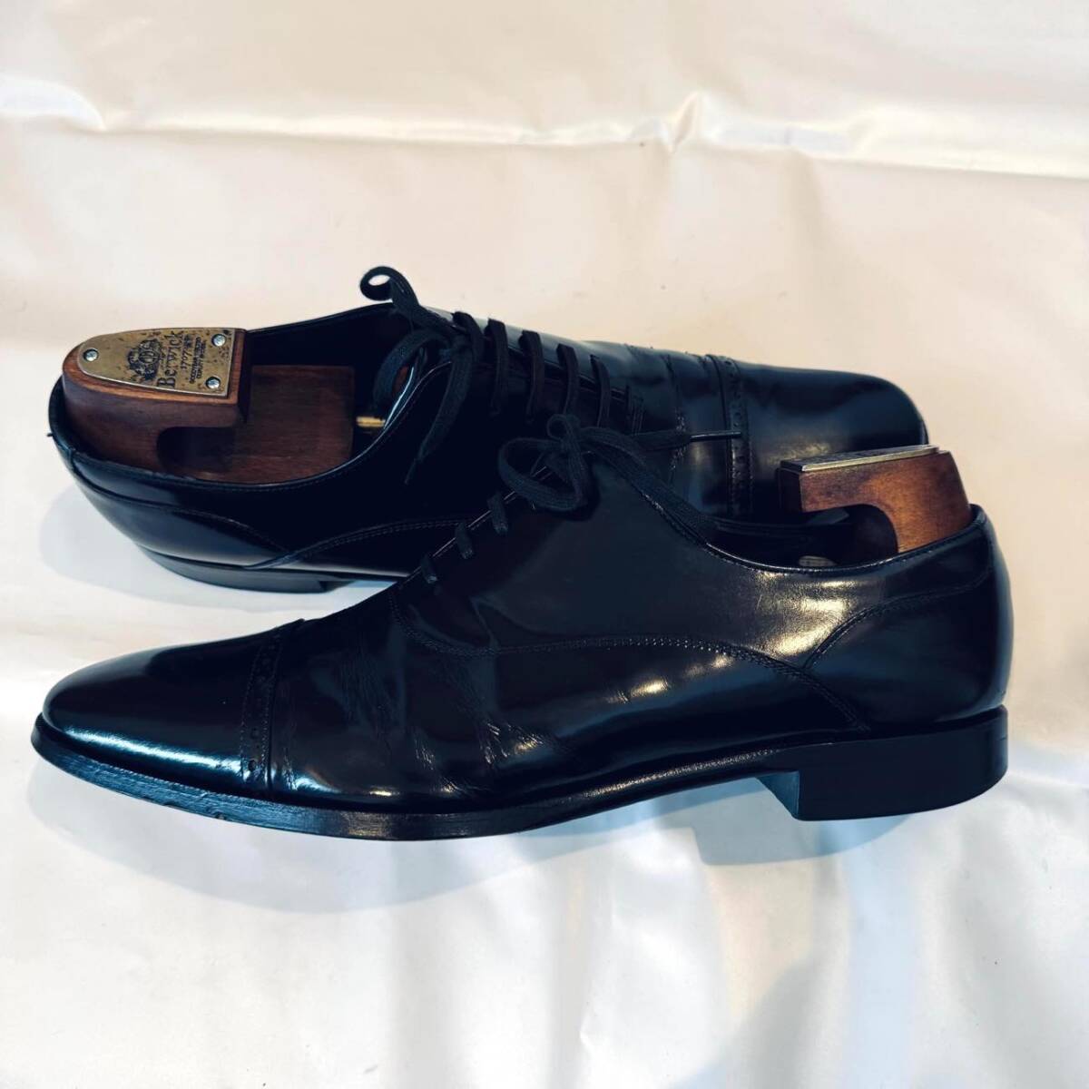 25.5cm REGAL リーガル 11NR パンチドキャップトゥ レザーシューズ ビジネスシューズ メンズ 革靴 男性用 ブラック 黒 ガラスレザーの画像3